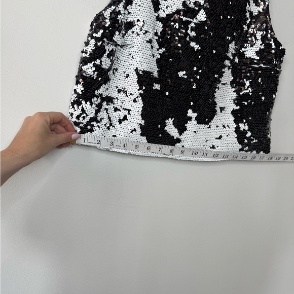 Gilbert Black & White Transforming Sequin Top – Size Large - Picture 5 of 16